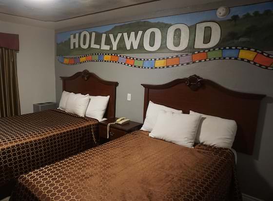 Las Palmas Hotel allows check-in for 18 year-old guests