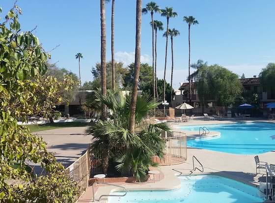 Mesa Golf Inn & Suites allows check-in for 18 year-old guests