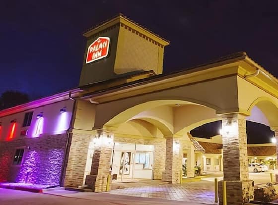 Palace Inn allows check-in for 18 year-old guests