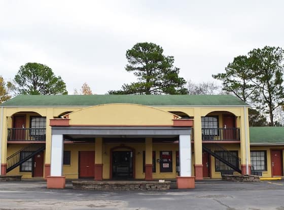 Budget inn allows check-in for 18 year-old guests