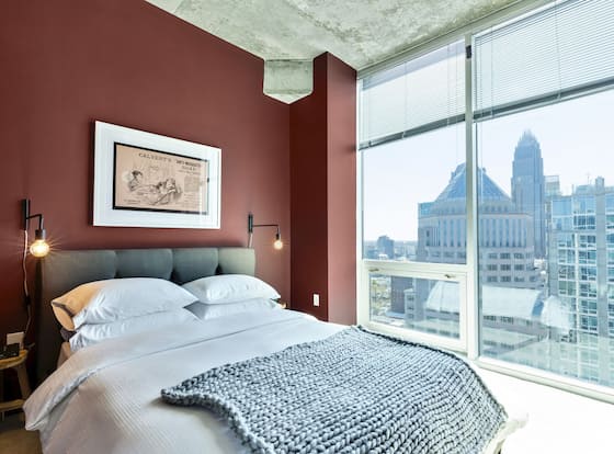 Charlotte Boutique Suites allows check-in for 18 year-old guests