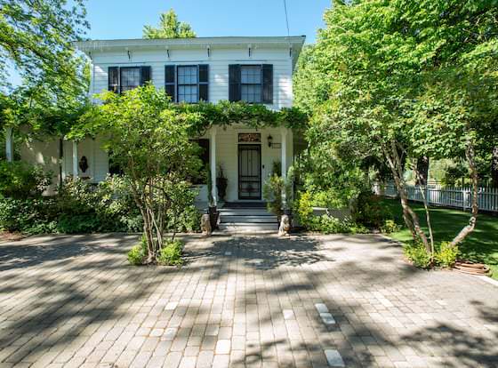 Dunbar House Inn and Event Property allows check-in for 18 year-old guests