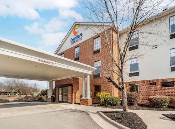 Comfort Inn & Suites allows check-in for 18 year-old guests