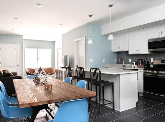 6 Bedroom Duplex Near NYC allows check-in for 18 year-old guests