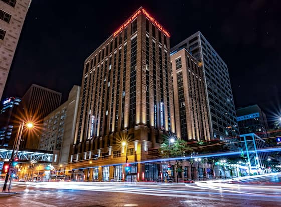 Drury Plaza Hotel Milwaukee Downtown allows check-in for 18 year-old guests