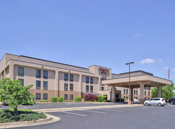 Hampton Inn Staunton allows check-in for 18 year-old guests