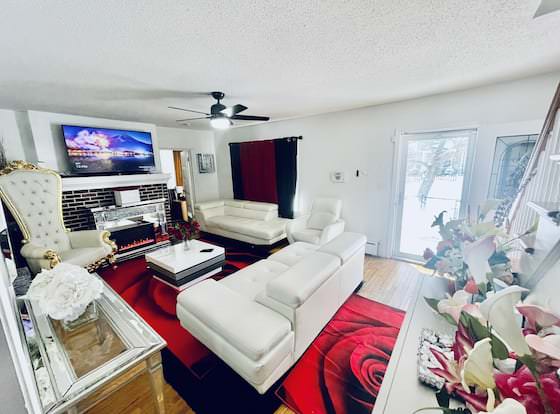 Upscaled Home in a Quiet Neighborhood allows check-in for 18 year-old guests