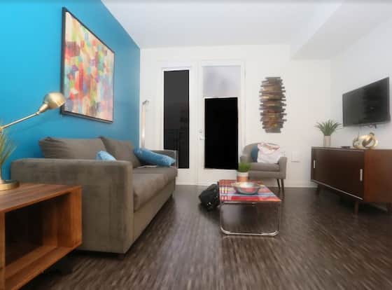 5star Downtown LA Elegant 2BD Suite allows check-in for 18 year-old guests