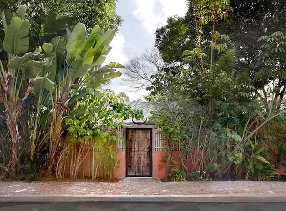 Hollywood Hills Exotic Bohemian Apartment allows check-in for 18 year-old guests