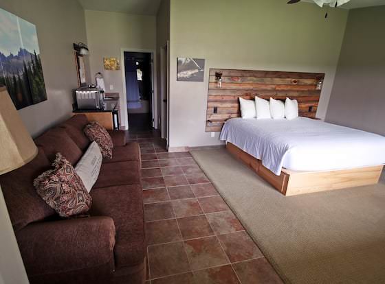 Hidden Canyon Retreat allows check-in for 18 year-old guests