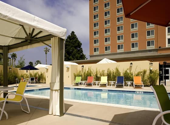Courtyard by Marriott Los Angeles Westside allows check-in for 18 year-old guests