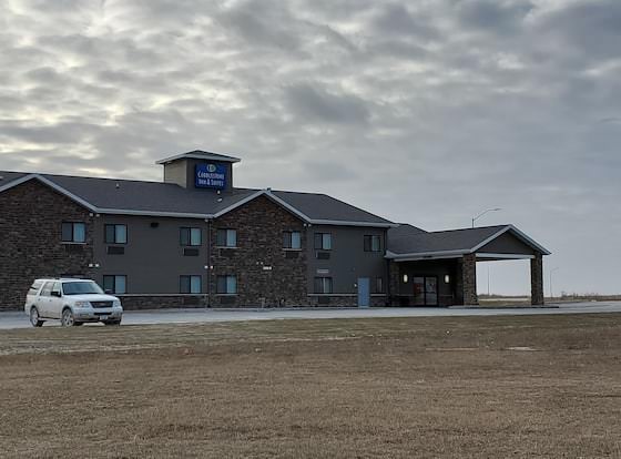 Cobblestone Inn & Suites – Manchester allows check-in for 18 year-old guests