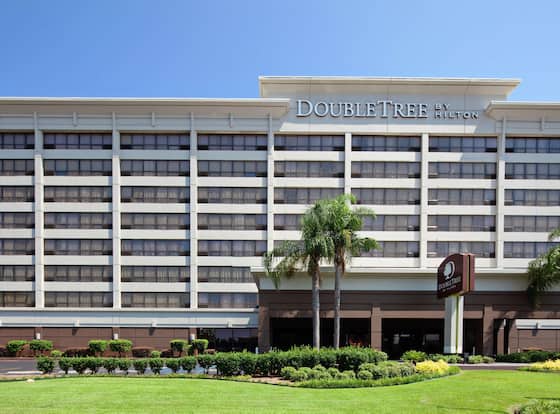 DoubleTree by Hilton Hotel New Orleans Airport allows check-in for 18 year-old guests