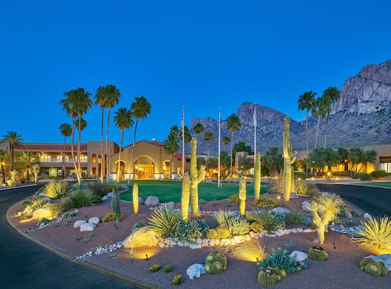 El Conquistador Tucson, A Hilton Resort allows check-in for 18 year-old guests
