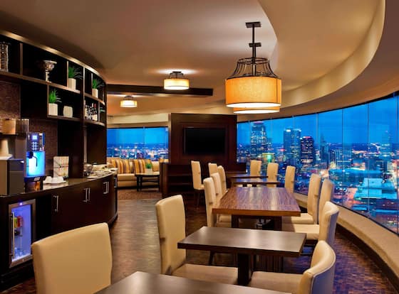 Sheraton Kansas City Hotel at Crown Center allows check-in for 18 year-old guests