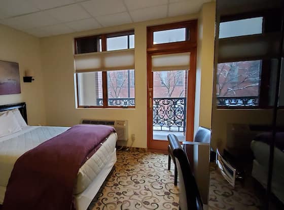 Lowell Inn allows check-in for 18 year-old guests