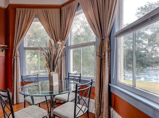 Forsyth Park 2 Bedroom Beauty allows check-in for 18 year-old guests