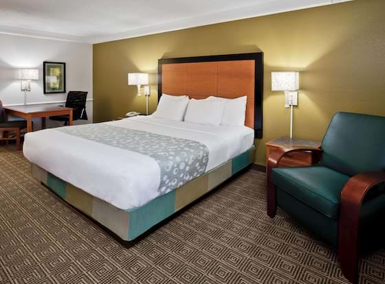 La Quinta Inn by Wyndham Orlando Airport West allows check-in for 18 year-old guests