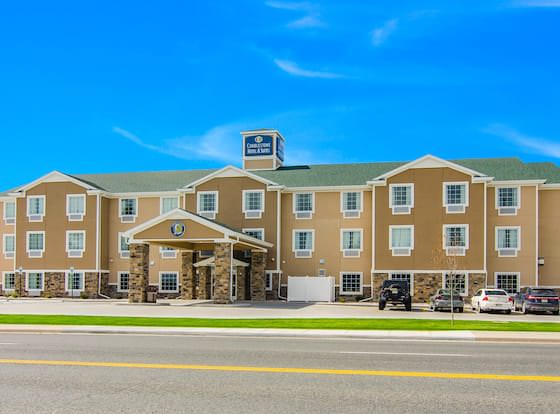 Cobblestone Hotel and Suites Torrington allows check-in for 18 year-old guests