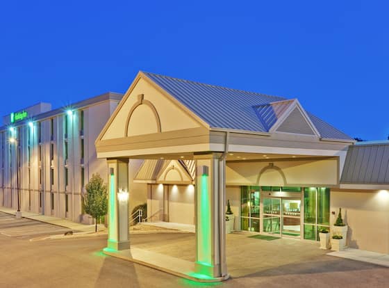 Holiday Inn Bloomington, an IHG Hotel allows check-in for 18 year-old guests