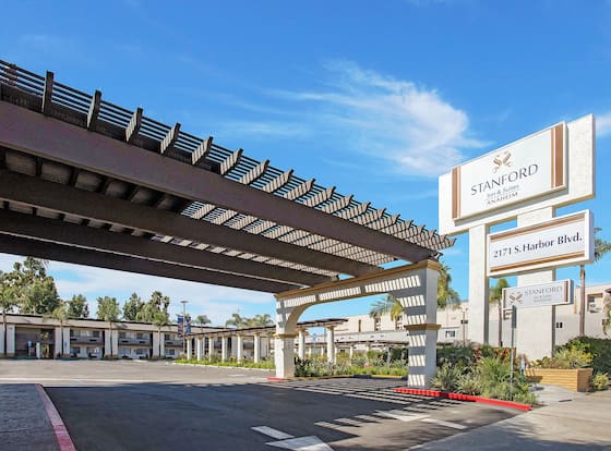 Stanford Inn & Suites Anaheim allows check-in for 18 year-old guests