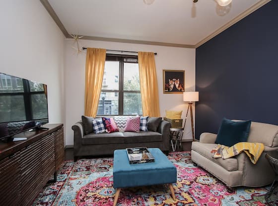 Vibrant 1BR Midtown Pool + Gym allows check-in for 18 year-old guests