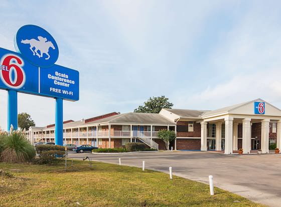 Motel 6 Ocala, FL - Conference Center allows check-in for 18 year-old guests