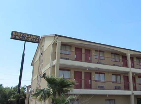 Best Classic Inn & Suites allows check-in for 18 year-old guests