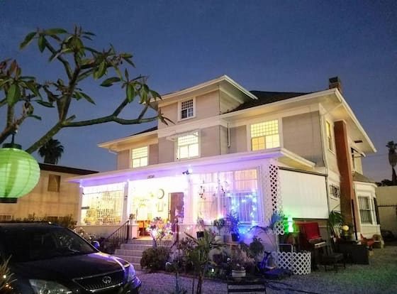 Heart of Koreatown Pilgrim House allows check-in for 18 year-old guests