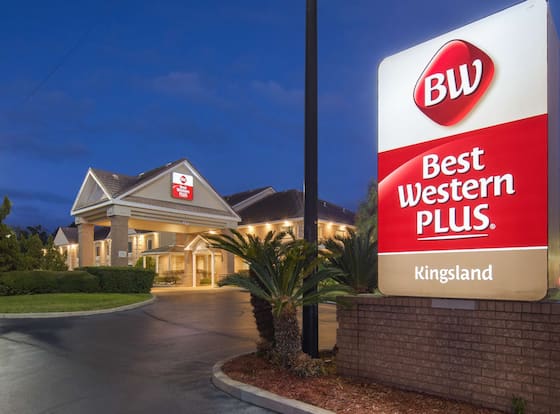 Best Western Plus Kingsland allows check-in for 18 year-old guests