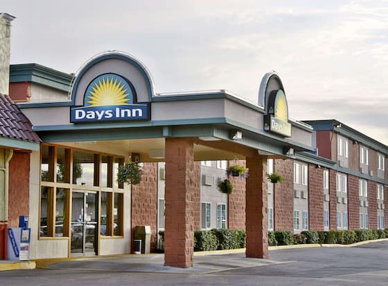 Days Inn by Wyndham Mt. Vernon allows check-in for 18 year-old guests