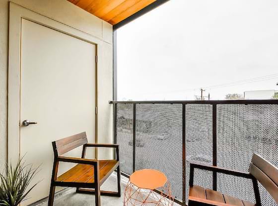 Local 2BR w/ Gym + Pool Alamo Drafthouse allows check-in for 18 year-old guests