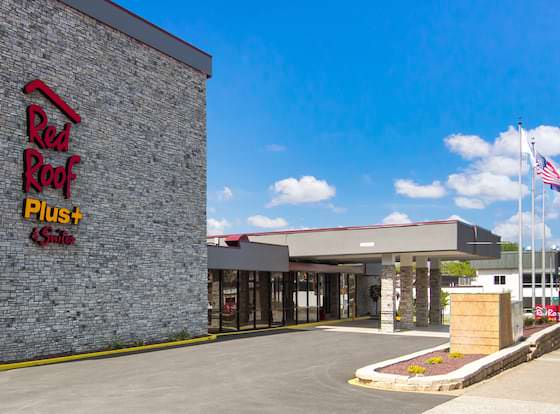 Red Roof PLUS+ & Suites Erie allows check-in for 18 year-old guests