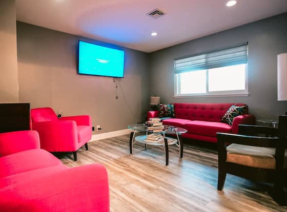 5615 Properties allows check-in for 18 year-old guests