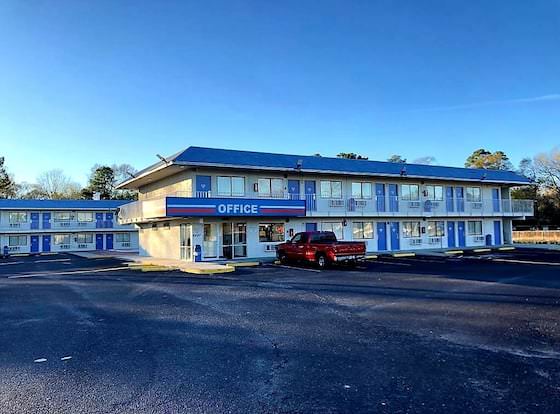 Value Inn allows check-in for 18 year-old guests