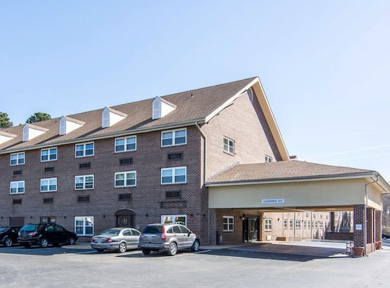 MainStay Suites Williamsburg I-64 allows check-in for 18 year-old guests