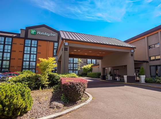 Holiday Inn Portland South, an IHG Hotel allows check-in for 18 year-old guests