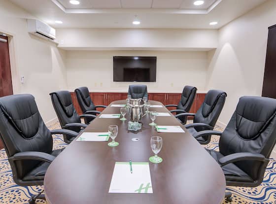 Holiday Inn Gainesville - University Center, an IHG Hotel allows check-in for 18 year-old guests