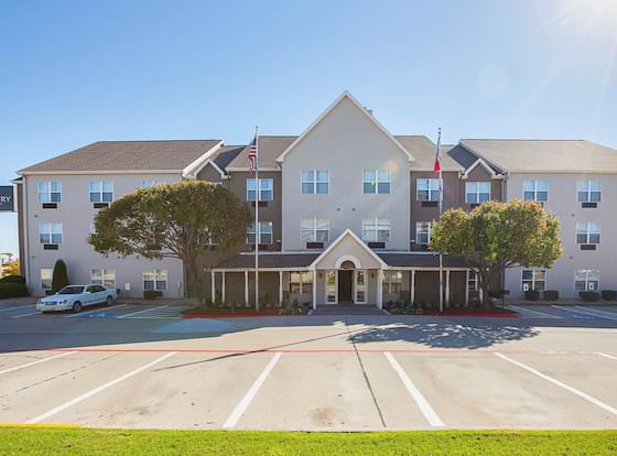 Country Inn & Suites by Radisson, Lewisville, TX allows check-in for 18 year-old guests