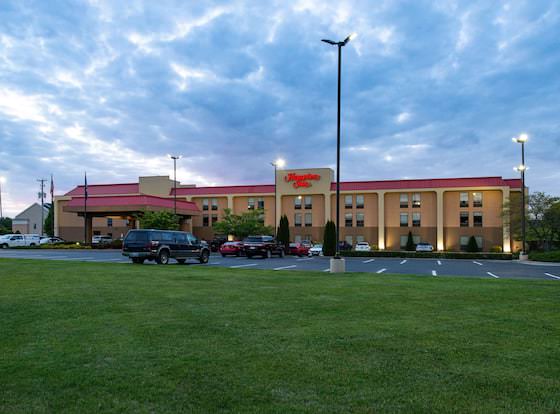 Hampton Inn Wytheville allows check-in for 18 year-old guests
