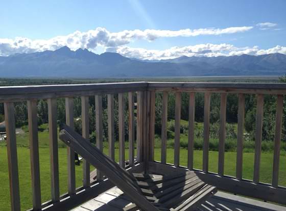 Pioneer Ridge B&B Inn allows check-in for 18 year-old guests