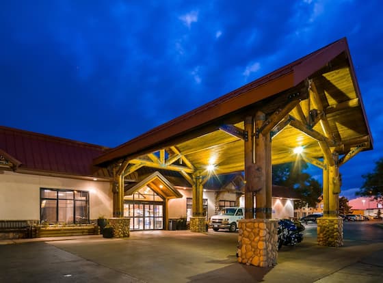 Best Western Ramkota Hotel allows check-in for 18 year-old guests