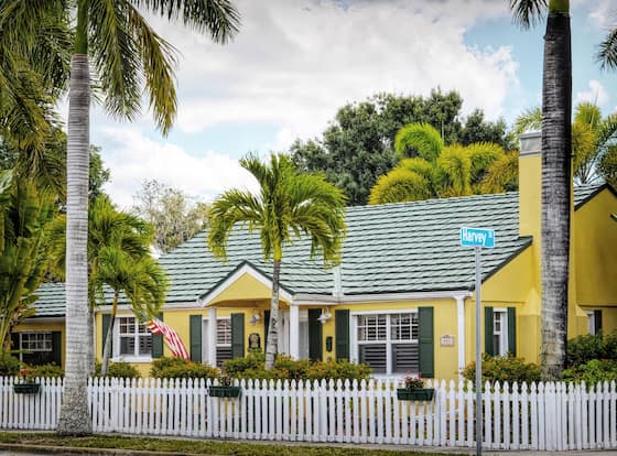 The Pineapple Cottage allows check-in for 18 year-old guests
