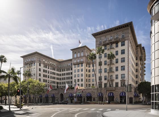 Beverly Wilshire - Beverly Hills, A Four Seasons Hotel allows check-in for 18 year-old guests