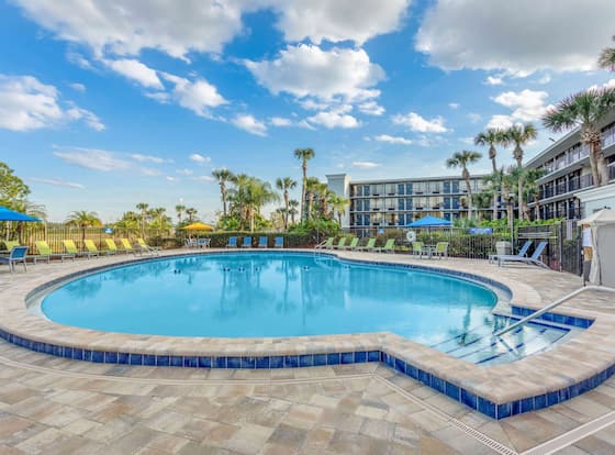 Days Inn by Wyndham Orlando Conv. Center/International Dr allows check-in for 18 year-old guests