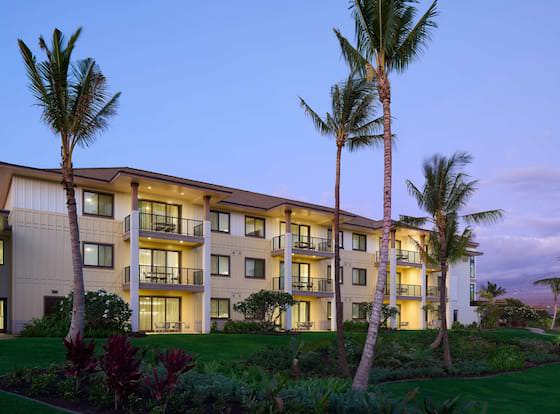 Hilton Grand Vacations Club Maui Bay Villas allows check-in for 18 year-old guests