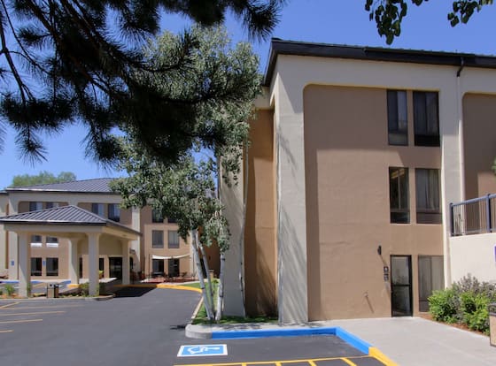 Hampton Inn Durango allows check-in for 18 year-old guests