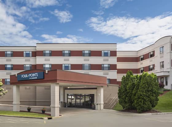 Four Points by Sheraton Milwaukee Airport allows check-in for 18 year-old guests