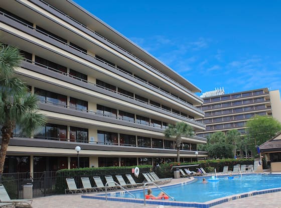 Rosen Inn at Pointe Orlando allows check-in for 18 year-old guests