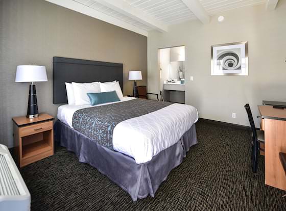 City Center Inn & Suites allows check-in for 18 year-old guests